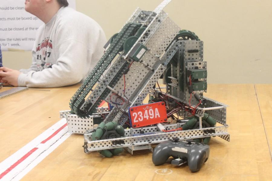 Robotics team takes first place, qualifies for state competitions
