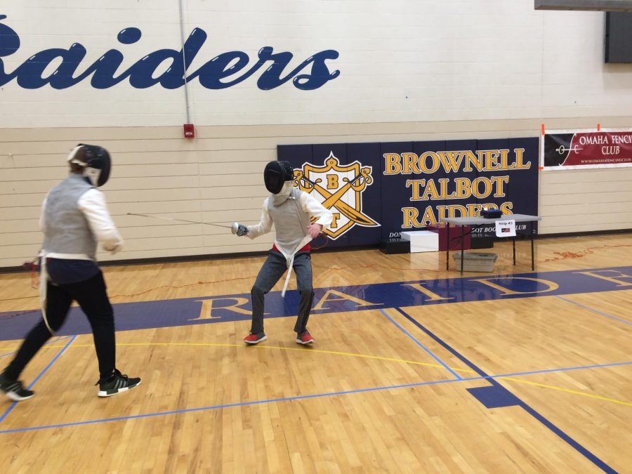 Sophomores find fulfillment in fencing, compete around Nebraska