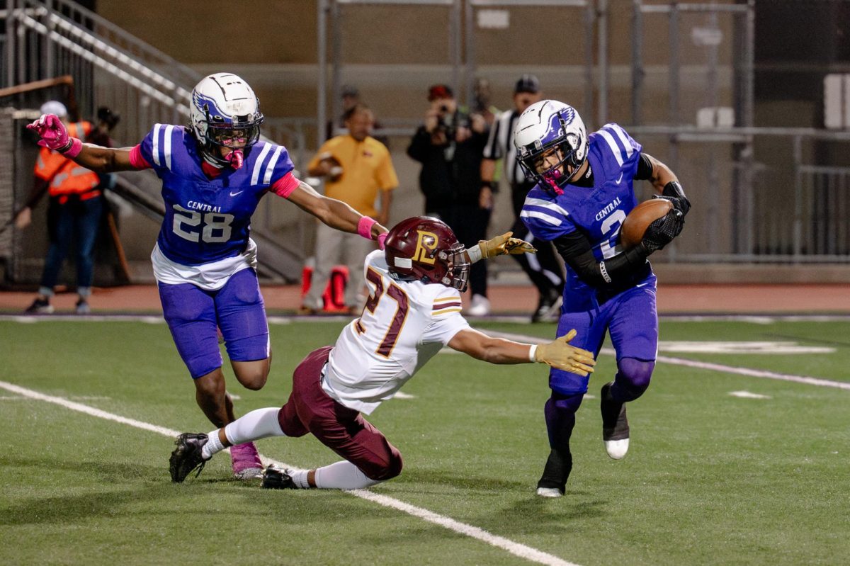 Sophomore Yasir Grixby evades a tackle versus Papillion-LaVista on Oct 10